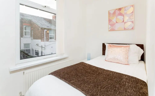 Liverpool Short Stay-Malden Suite