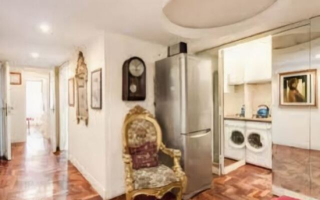 Spagna Stylish Apartment