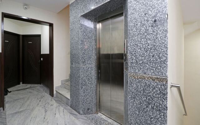 OYO 12143 Hotel SKD