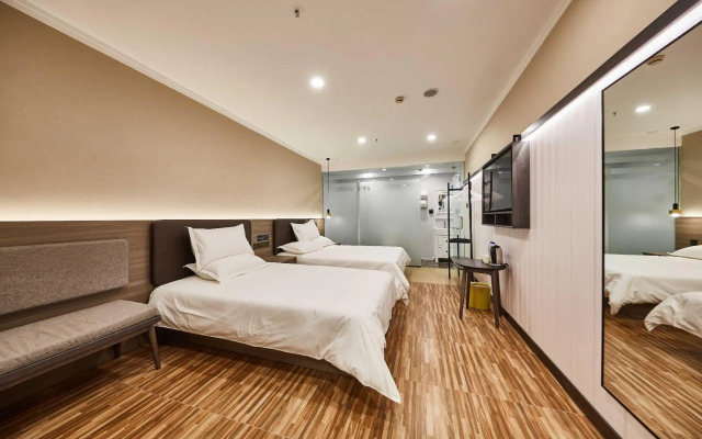 Hi Inn (Beijing Happy Valley Shibalidian)