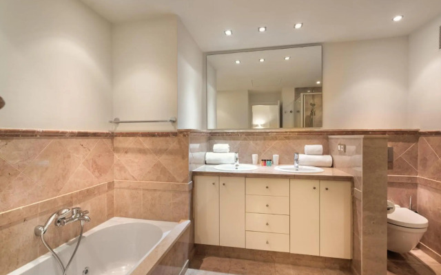 Alzaro 02 DELUXE SEA VIEW 2B