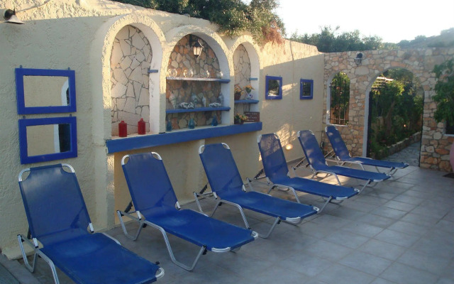 Maria Flora Apartments