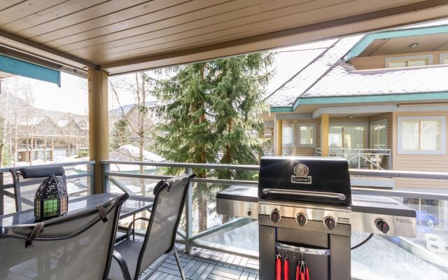 Fabulous Location Private Hot Tub, NO Car Needed, Sleeps 8