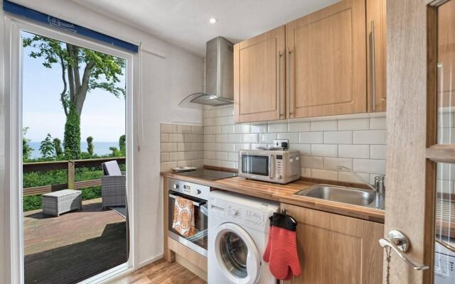 The Lookout, Sunny Beach Retreat, Sleeps 5 Guests