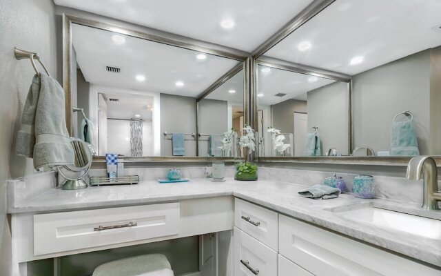 Siesta Breakers on Crescent Beach