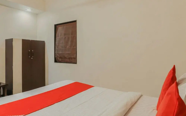 OYO 24674 Hotel Rajshree