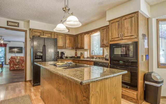 02101 - 1 LaCanada Lane