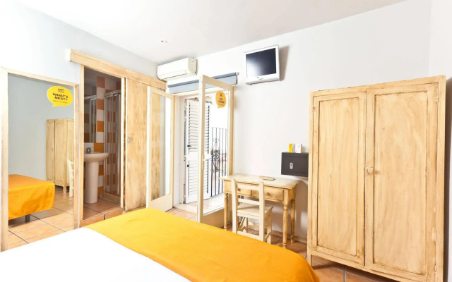 Ten Hostel