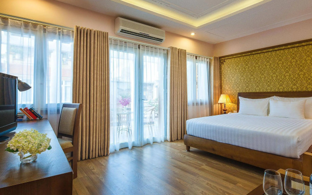 La Palm Hotel