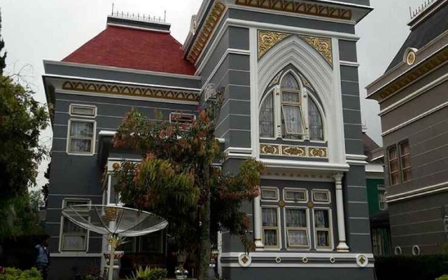 Santibi's Villa Kota Bunga Swiss