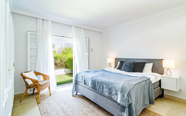 AP165 - Aloha Pueblo, Marbella by roomservices