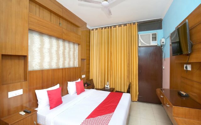 OYO 5906 Hotel Skyfox