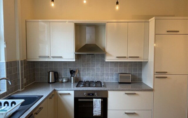 Charming 4-bed Town House in Crookes, Sheffield