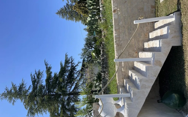 Trulli Di Pone in Cozzana