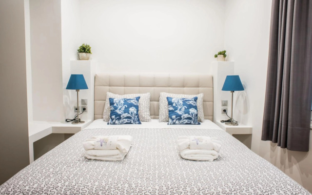 A21 Pristine Suite a breath away from Parthenoon!