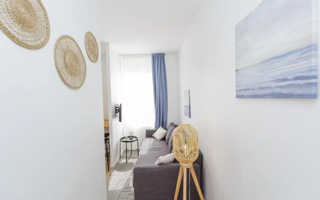 NICE 23 m Bright and Renovated - courtyard side