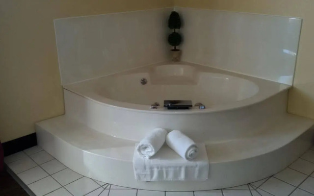 Grandstay Hotel and Suites