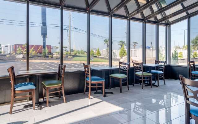 Quality Inn McDonough Atlanta South