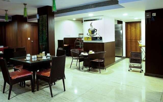 OYO 461 New Rainbow Business Hotel