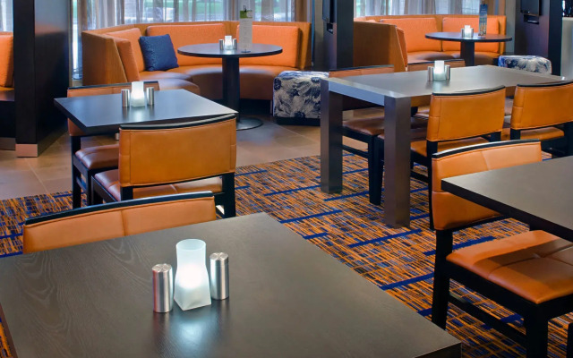 Courtyard By Marriott Hartford/Windsor Airport