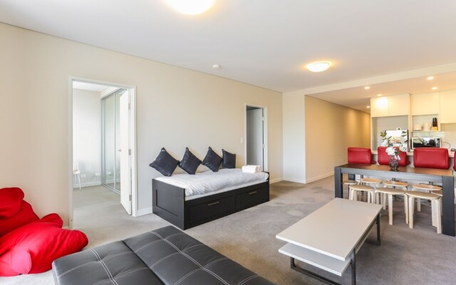 Spacious Apartment at Waitara