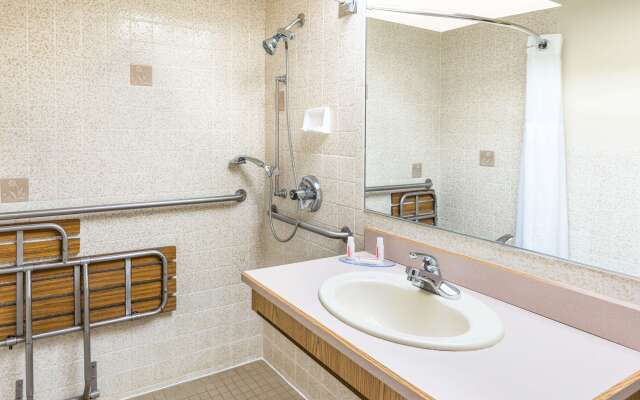 Super 8 By Wyndham Monteagle Tn