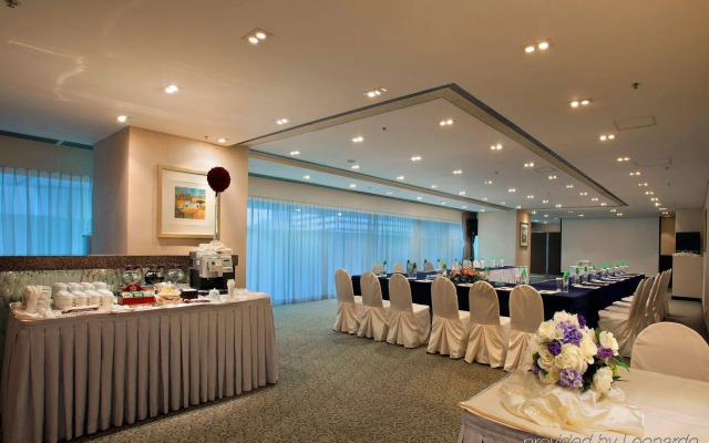 Harbour Plaza Metropolis