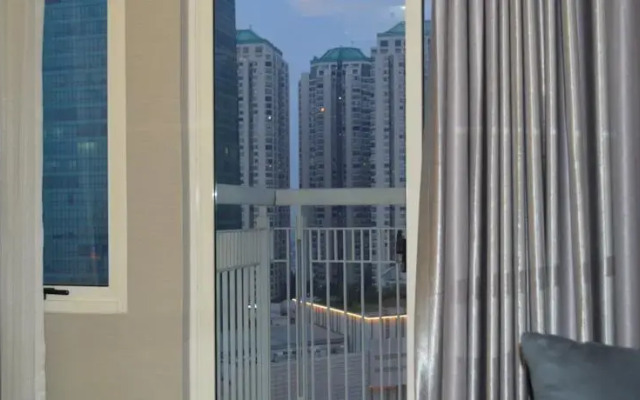 Mediterania Apartemen Nearby Central Park - Royal Lavender
