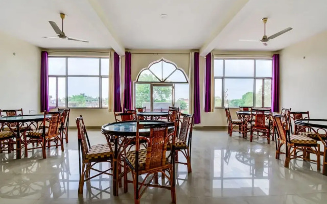 OYO 19951 Hotel Saif