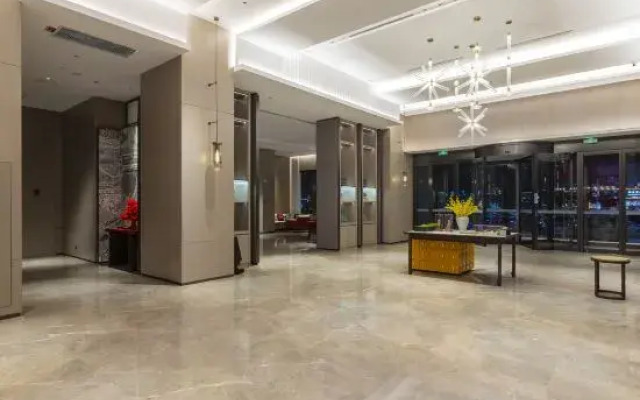 Yicheng Hotel (Luoyang Longmen High-speed Railway Station University Town)