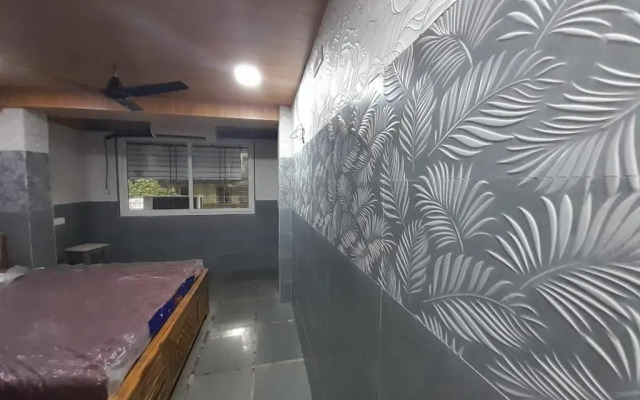 Hotel Aaiye Lodging & Boarding By WB Inn