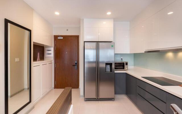 Gold View APT1/2bed/2bath/free pool and Gym