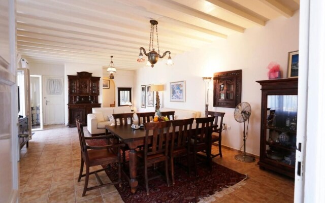 Amati Villa Cavo Dellos