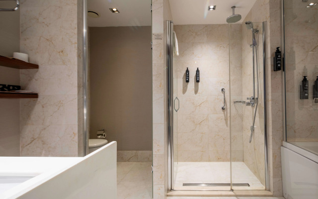 Royal Stay Palace Hotel