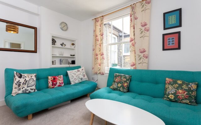 2 Bedroom Flat In South London