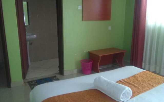 Raygreen Hotel
