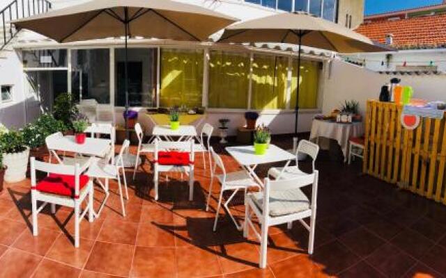 Cascais Terrace Fruit Point - Hostel