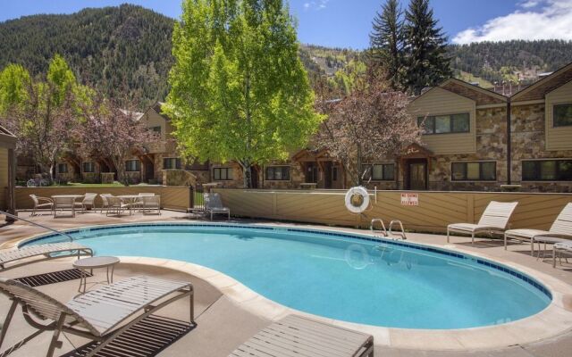 Clarendon by Frias Properties