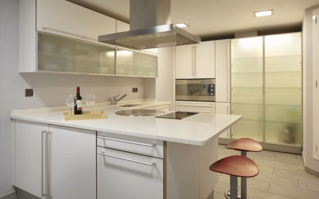 Playa de La Concha 3 Apartment by FeelFree Rentals