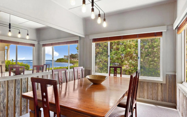 THE BEACH HOUSE Gerroa 4pm check out Sundays