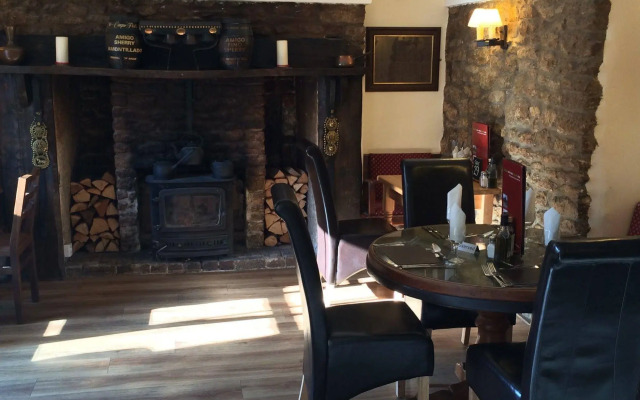Hunters Lodge Inn