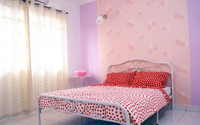 Manis-Manis Pink Lady Cottage