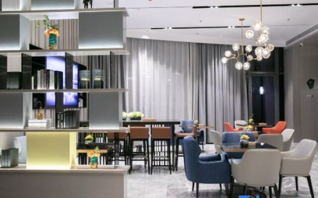 KunLunLeJu Jingxuan Hotel (Zhengzhou South China City Jinyi City)