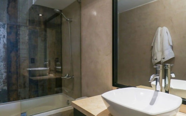 w Art Deco 1BR With Pool View in Barranco