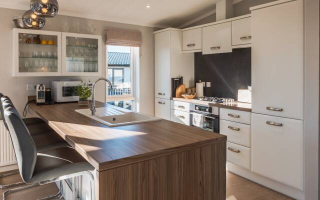 St Helens - Lodge - Sleeps 4 - Pets Allowed - Pool