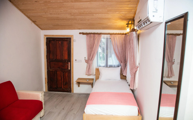 Kara Kedi Beach Bungalow