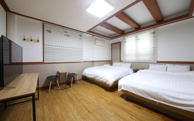 Theme Motel