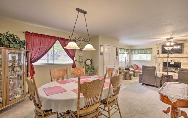 1 Mi to University of Texas: Home in Richardson!
