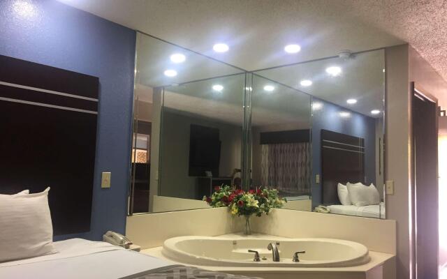 Red Roof Inn & Suites Jackson - Richland