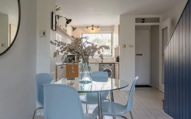 Amazing 2 Bedroom House in Putney